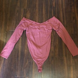 Lulu’s rust/rose off shoulder bodysuit. Size XL